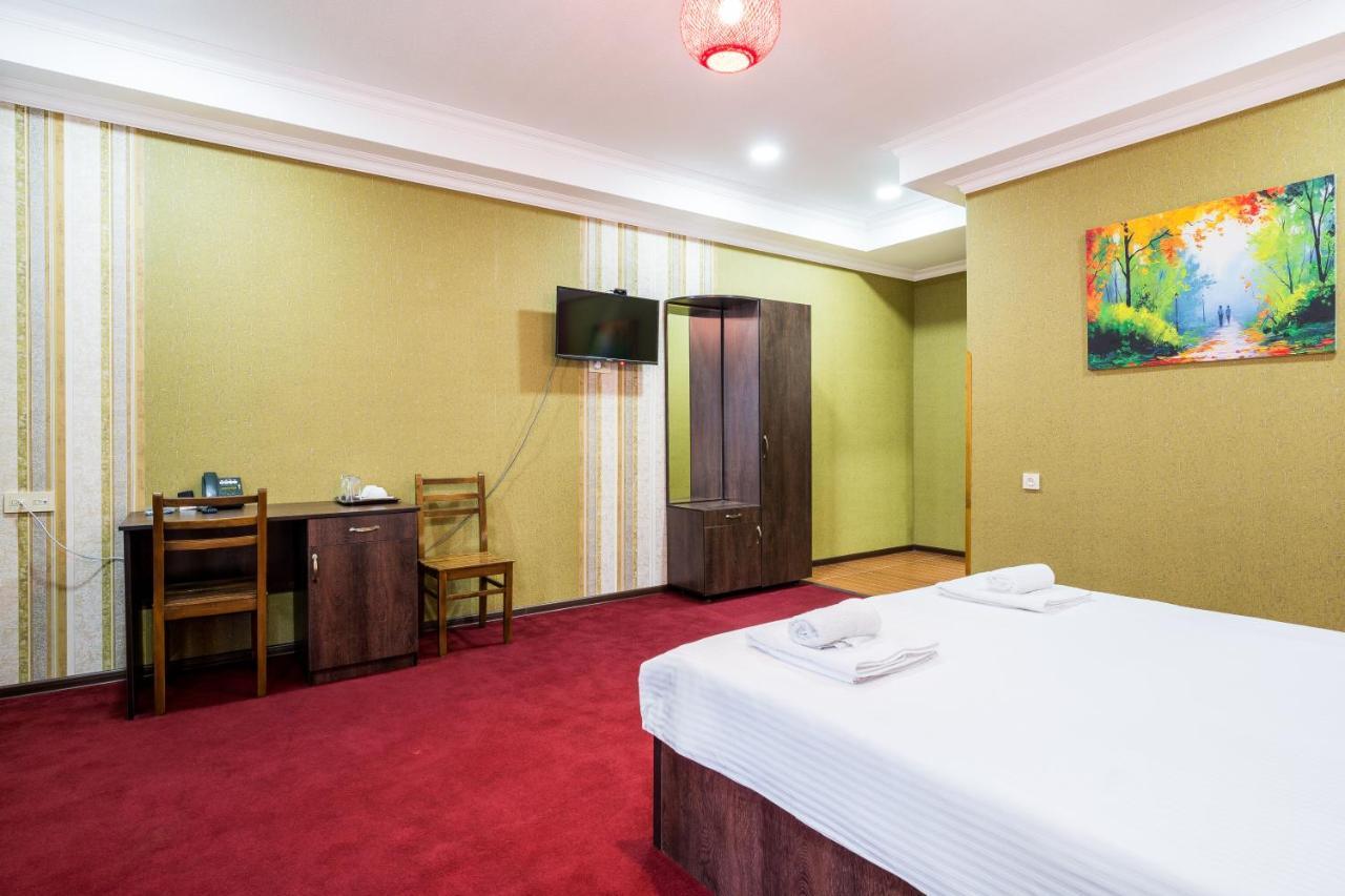 Georgian House Hotel Kutaiszi Kültér fotó
