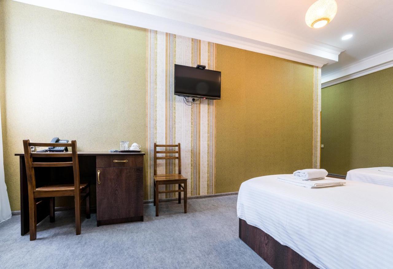 Georgian House Hotel Kutaiszi Kültér fotó