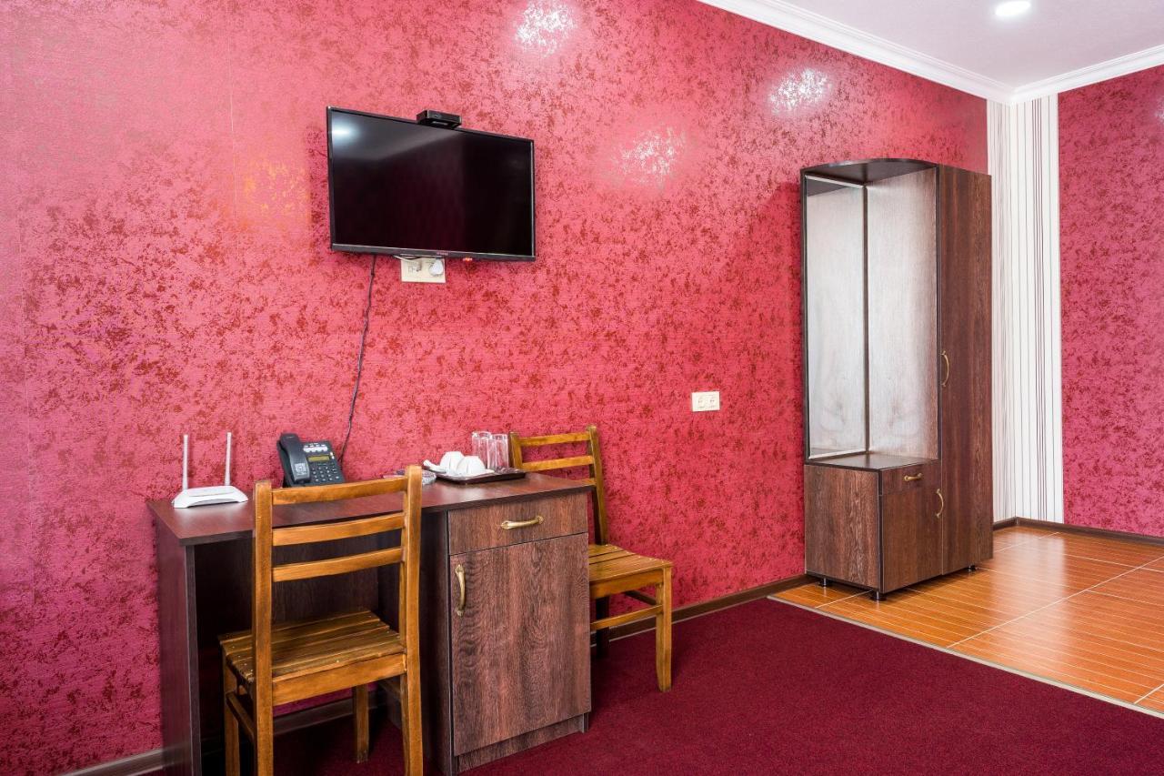 Georgian House Hotel Kutaiszi Kültér fotó
