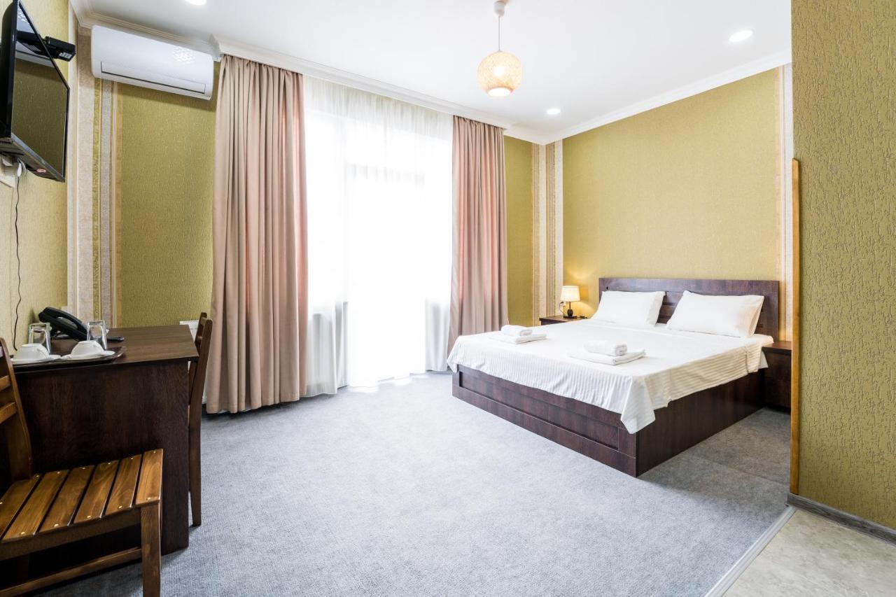 Georgian House Hotel Kutaiszi Kültér fotó