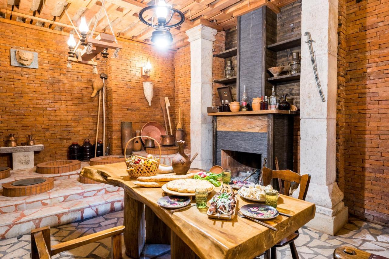 Georgian House Hotel Kutaiszi Kültér fotó